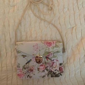 👛SALE!! 3 FOR $20👛🌸Small Floral Crossbody🌸